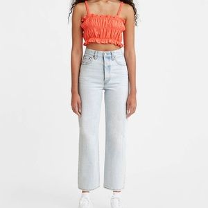Levi’s light wash rib cage ankle new without tags